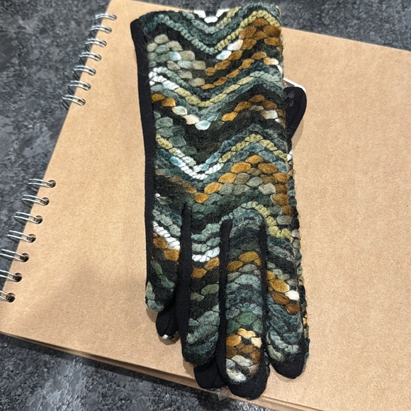 Colorful Knit Gloves - Picture 2 of 4